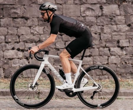 Ridley Falcn avec carbone Essential : Un vélo de route plus accessible que la version RS !