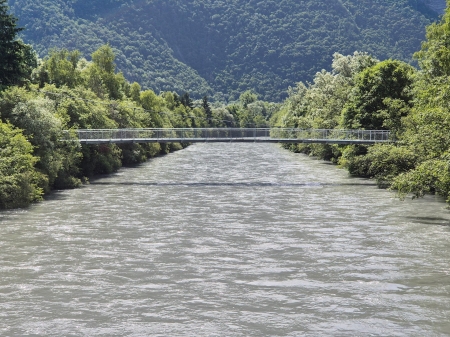 Image de l'actualité L’oisans agrandi ses pistes cyclables : Deux nouvelles passerelles !